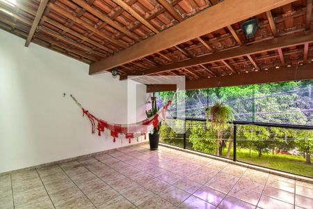 Varanda de casa à venda com 3 quartos, 200m² em Jardim Monte Kemel, São Paulo