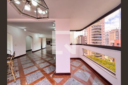 Sala de apartamento à venda com 3 quartos, 242m² em Indianópolis, São Paulo