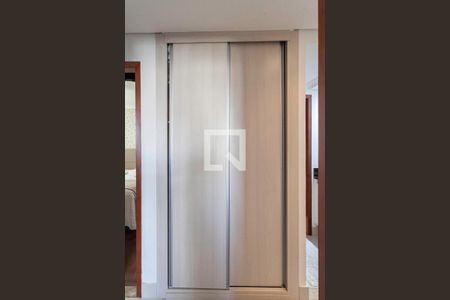 Corredor de apartamento à venda com 3 quartos, 84m² em Castelo, Belo Horizonte