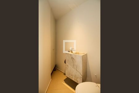 Lavabo de apartamento para alugar com 1 quarto, 75m² em Pinheiros, São Paulo