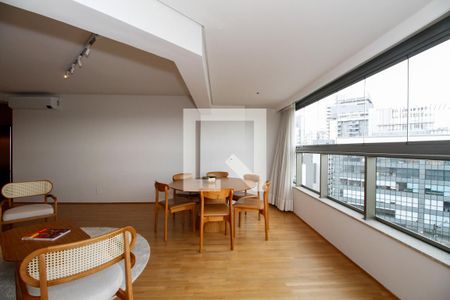 Sala de Estar e Jantar de apartamento para alugar com 1 quarto, 75m² em Pinheiros, São Paulo