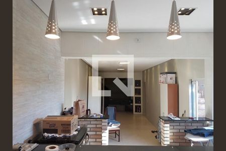 Casa à venda com 4 quartos, 400m² em Parque Maria Domitila, São Paulo