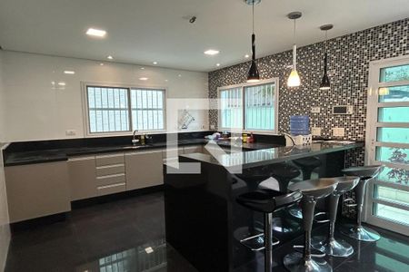 Casa para alugar com 4 quartos, 330m² em Vila Mazzei, São Paulo