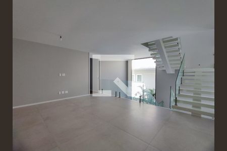 Casa à venda com 5 quartos, 715m² em Barra da Tijuca, Rio de Janeiro