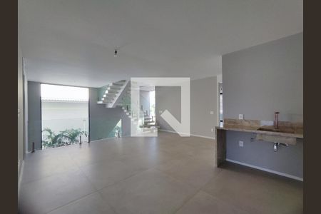 Casa à venda com 5 quartos, 715m² em Barra da Tijuca, Rio de Janeiro