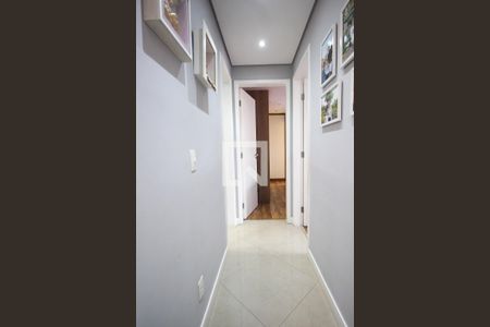 Corredor de apartamento à venda com 2 quartos, 58m² em Jardim Henriqueta, Taboão da Serra