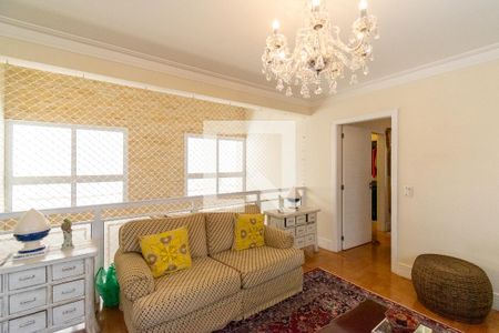 Sala de TV de casa à venda com 4 quartos, 360m² em Jardim Prudência, São Paulo