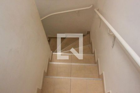 Escada de casa de condomínio para alugar com 3 quartos, 80m² em Vila dos Andradas, São Paulo
