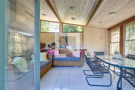 Casa à venda com 5 quartos, 360m² em Santo Amaro, São Paulo