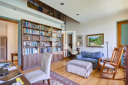 Casa à venda com 5 quartos, 360m² em Santo Amaro, São Paulo