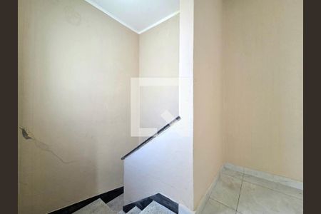 Escada de casa para alugar com 3 quartos, 120m² em Vila Nova Conceição, São Paulo