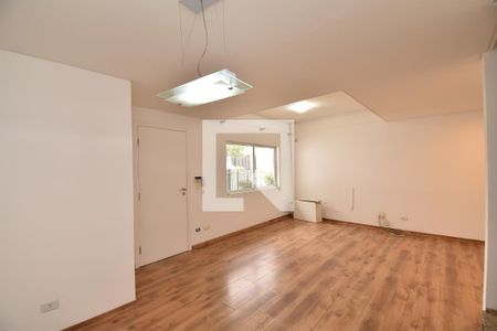 Sala de casa de condomínio para alugar com 3 quartos, 129m² em Santo Inácio, Curitiba