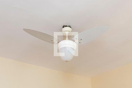 Sala de casa de condomínio à venda com 2 quartos, 50m² em Bonsucesso, Rio de Janeiro