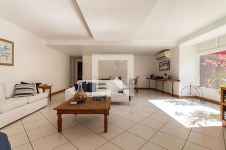 Casa à venda com 5 quartos, 1500m² em Vargem Grande, Rio de Janeiro