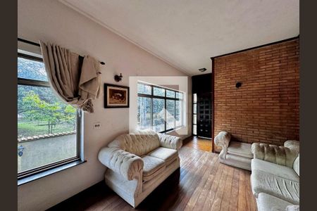 Casa à venda com 5 quartos, 331m² em Chácara Monte Alegre, São Paulo