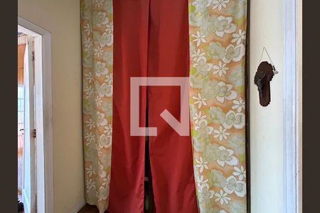 Corredor de casa à venda com 2 quartos, 211m² em Vila Albertina, São Paulo