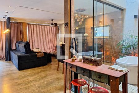 Sala de casa para alugar com 4 quartos, 240m² em São Francisco, Niterói