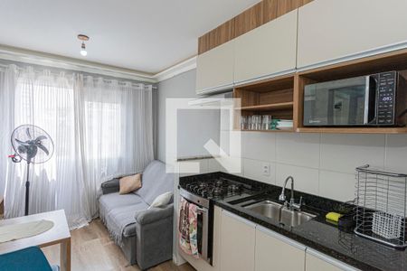 Sala, cozinha e área de serviço de apartamento para alugar com 2 quartos, 33m² em Piqueri, São Paulo
