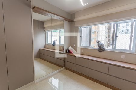 Closet da Suíte de apartamento à venda com 4 quartos, 150m² em Santo Antônio, Belo Horizonte