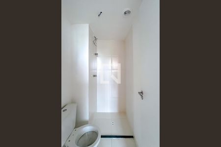 Banheiro de apartamento para alugar com 1 quarto, 18m² em Vila Santo Estefano, São Paulo