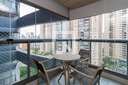 Sala - Varanda de apartamento para alugar com 2 quartos, 66m² em Jardim das Acacias, São Paulo