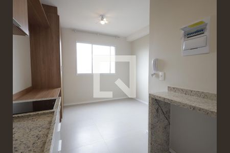 Quarto/ Cozinha de kitnet/studio para alugar com 1 quarto, 17m² em Jardim Monte Kemel, São Paulo
