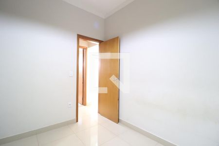 Quarto 1 de apartamento para alugar com 2 quartos, 61m² em Novo Mundo, Uberlândia