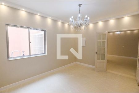 Sala de casa à venda com 5 quartos, 400m² em Grajaú, Rio de Janeiro