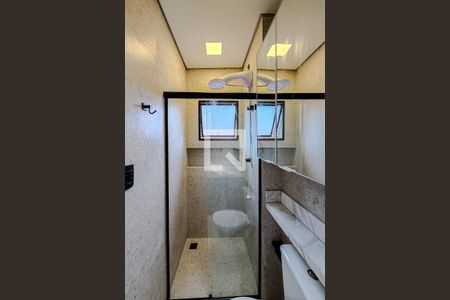 Banheiro de kitnet/studio para alugar com 1 quarto, 31m² em Vila Monumento, São Paulo