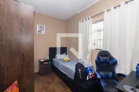 Quarto 1 de casa para alugar com 2 quartos, 75m² em Jardim Robru, São Paulo