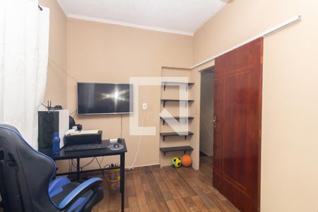 Quarto 1 de casa para alugar com 2 quartos, 75m² em Jardim Robru, São Paulo