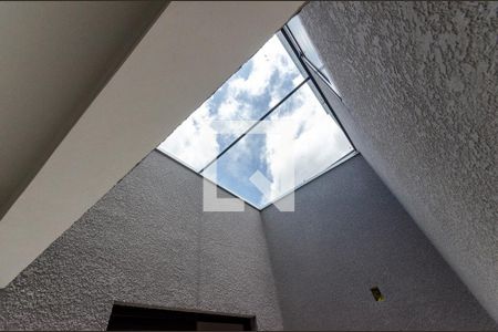 Corredor - Clarabóia de casa à venda com 3 quartos, 132m² em Jardim Sao Jose, São Paulo