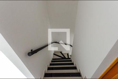 Escada de casa à venda com 3 quartos, 132m² em Jardim Sao Jose, São Paulo