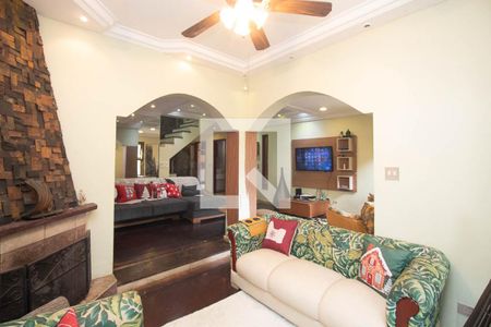 Sala de casa de condomínio para alugar com 4 quartos, 588m² em Vila Albertina, São Paulo