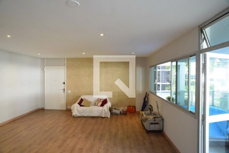 Sala de apartamento para alugar com 4 quartos, 215m² em Barra da Tijuca, Rio de Janeiro