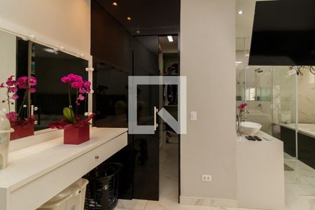 Suíte de casa à venda com 4 quartos, 292m² em Vila Maria Alta, São Paulo