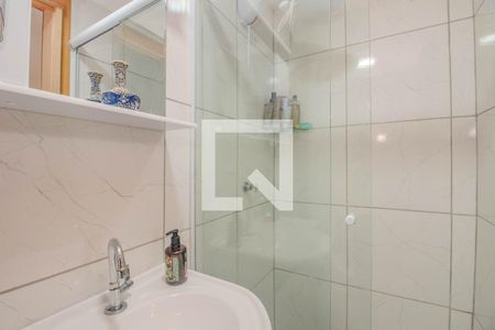 Banheiro de apartamento à venda com 1 quarto, 39m² em Humaitá, Porto Alegre