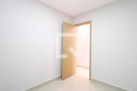 Quarto 1 de apartamento para alugar com 2 quartos, 56m² em Aclimação, Uberlândia
