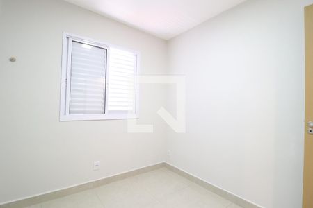 Quarto 1 de apartamento para alugar com 2 quartos, 56m² em Aclimação, Uberlândia