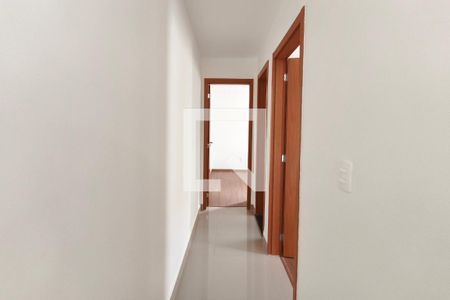 Corredor - Quartos de apartamento para alugar com 2 quartos, 43m² em Vila Satúrnia, Campinas