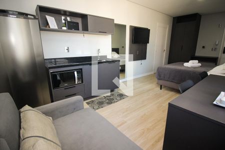 Sala/Cozinha de kitnet/studio para alugar com 1 quarto, 30m² em Centro Histórico, Porto Alegre