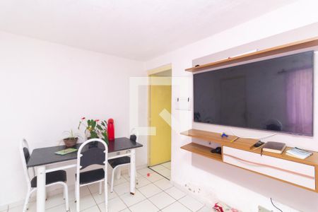 Sala de apartamento para alugar com 2 quartos, 65m² em Conjunto Residencial José Bonifácio, São Paulo