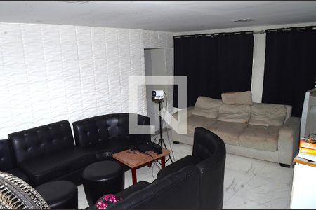Sala de casa à venda com 6 quartos, 380m² em Goiânia, Belo Horizonte