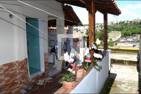 Varanda de casa à venda com 6 quartos, 380m² em Goiânia, Belo Horizonte