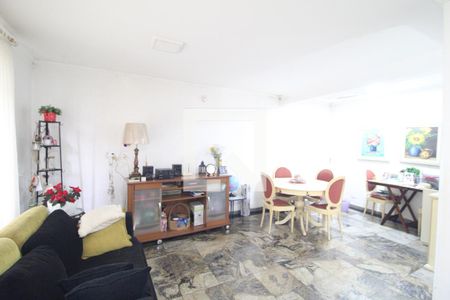 Casa para alugar com 3 quartos, 141m² em Campo Grande, São Paulo