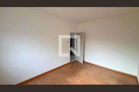 Casa à venda com 4 quartos, 360m² em Santa Monica, Belo Horizonte