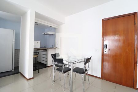 Sala de apartamento para alugar com 1 quarto, 55m² em Centro, Uberlândia