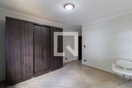 Suíte  de casa à venda com 3 quartos, 200m² em Vila Salete, São Paulo