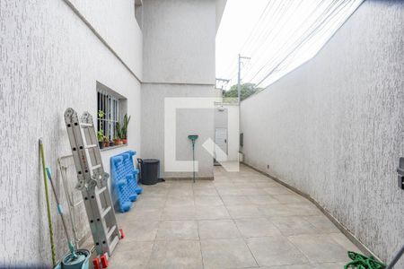 Quintal de casa à venda com 3 quartos, 135m² em Piraporinha, Diadema