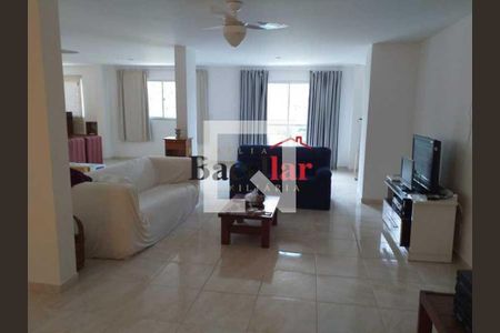 Casa de Condomínio à venda com 3 quartos, 540m² em Taquara, Rio de Janeiro